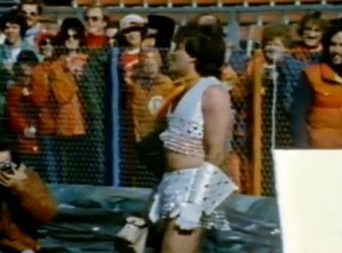 That Time Robin Williams Was a Denver Broncos Cheerleader